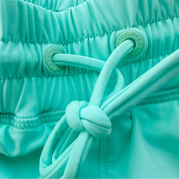 L.L. Bean Women's UPF 50+ Knit Shorts Small - Picture 6 of 8